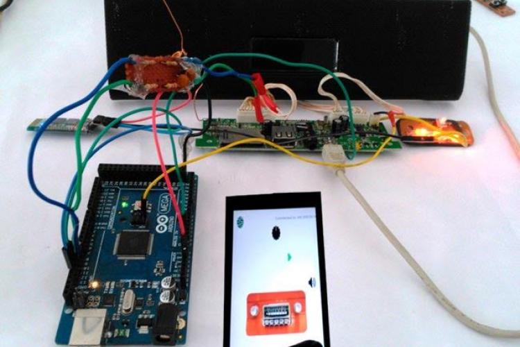 Smart Phone Controlled Bluetooth FM Radio using Arduino and Processing